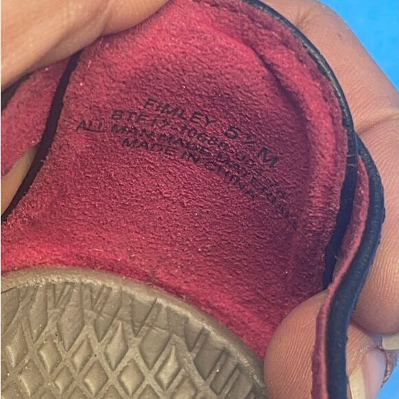 Woman's Fimley Baretraps Size 5.5 M Cushioned Woman's Black SAndals Comfort - Picture 7 of 10